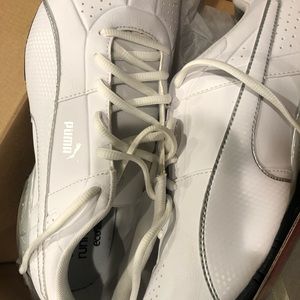 Puma 11.5 white tennis shoes good condition